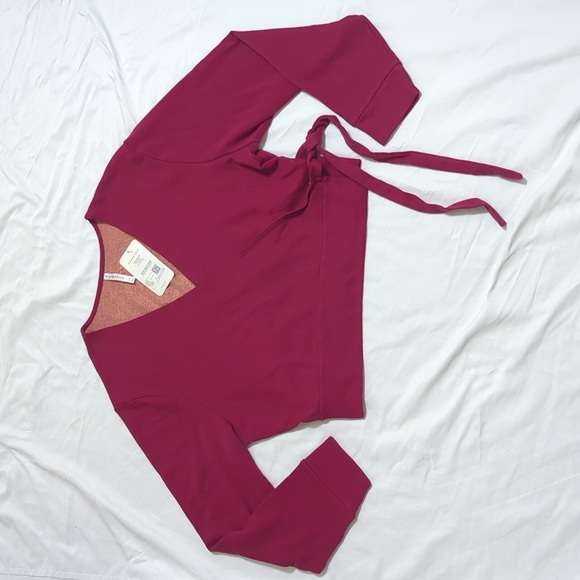 NWT Fabletics Mandy Side Tie Top, Color Cherry Burst/Fresh Apricot Size 4X - Picture 4 of 16